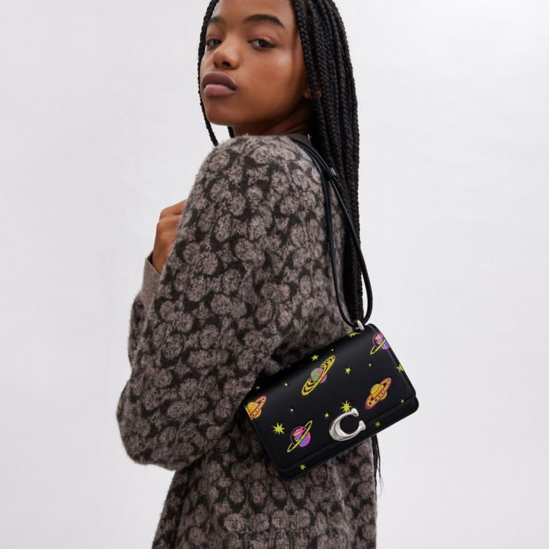 Coach naiset kosminen valmentaja rosvo crossbody planeettaprintillä lh/musta monitoimi VF6B6187