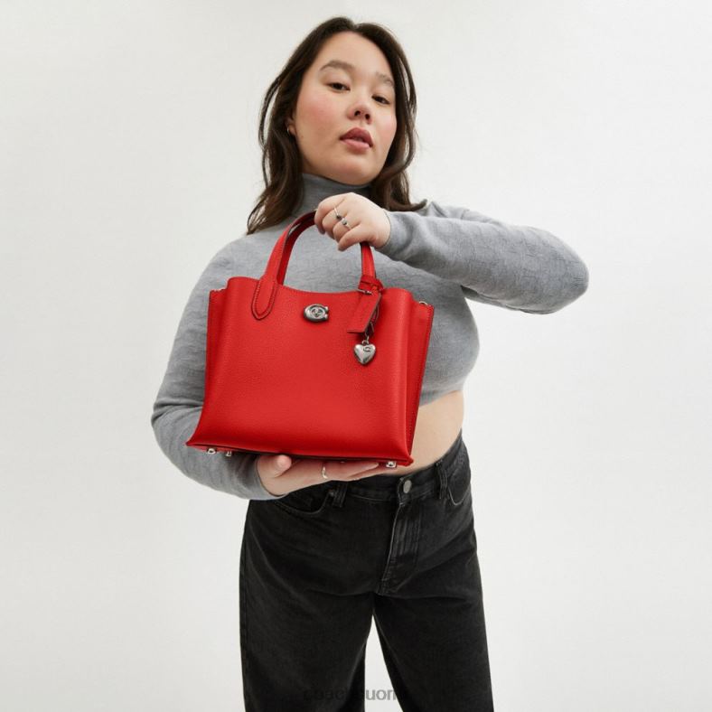 Coach naiset Willow tote 24 sydämen charmilla lh/sport punainen VF6B6283